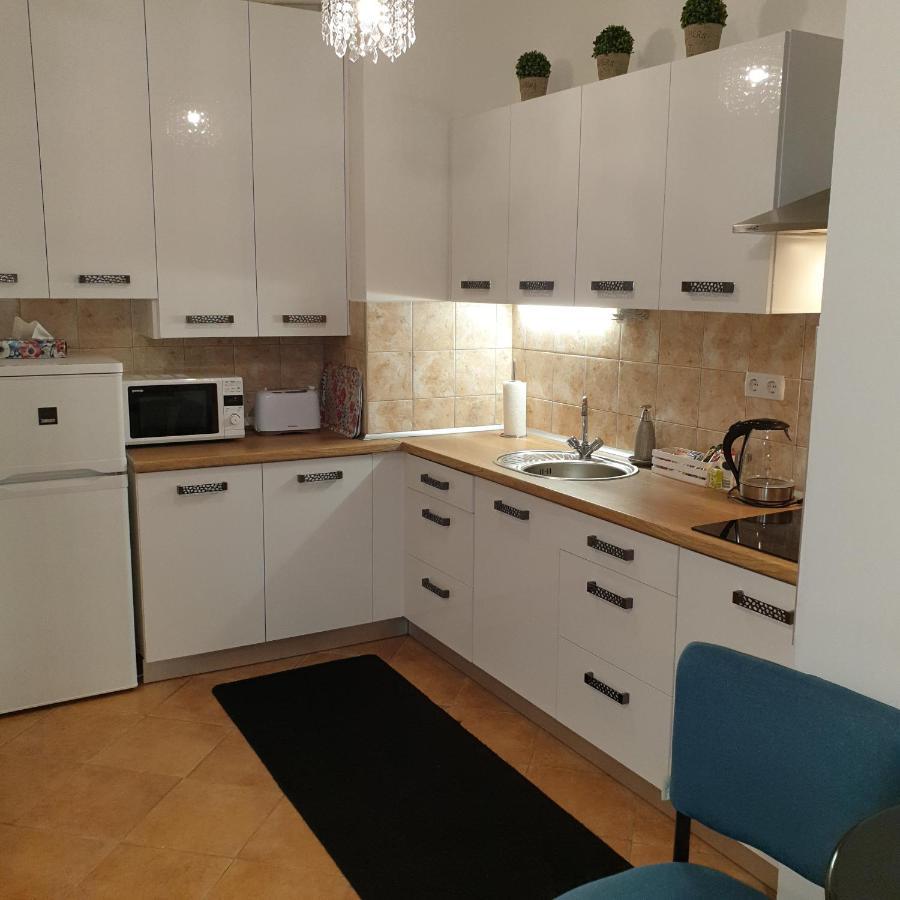 Paradise Apartman Мишкольц Экстерьер фото